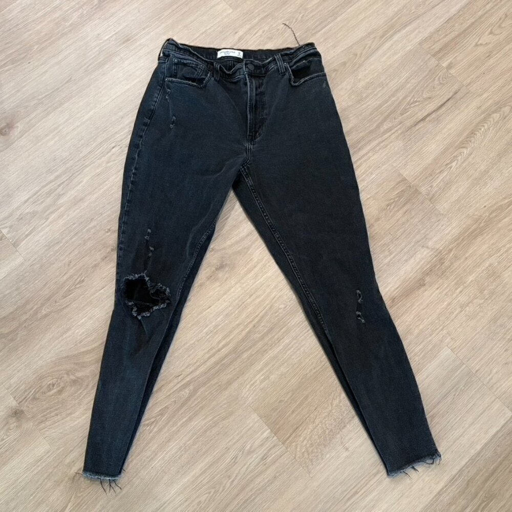 Abercrombie & Fitch high rise skinny jeans Black Distressed Raw Hem 29/8 Long